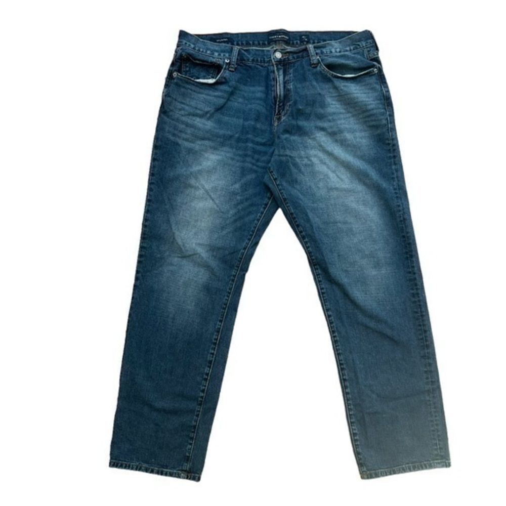 Lucky Brand 221 straight leg men’s jeans size 40/32.